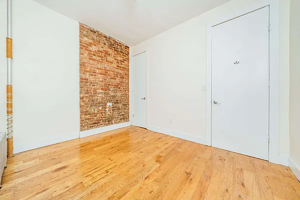 Rented by Nooklyn NYC LLC | media 18
