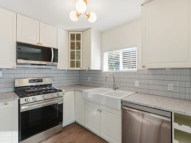 1322 W Taylor St — Photo 6