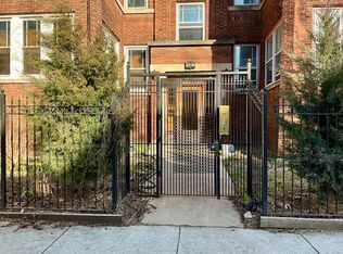 7637 N Bosworth Ave #2-N, Chicago, IL 60626