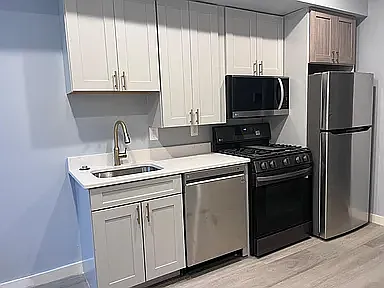 712 Girard St — Photo 7