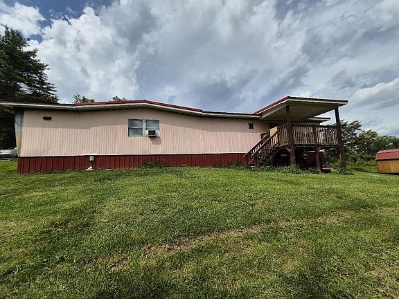 5th image of 301 Carnation Ln