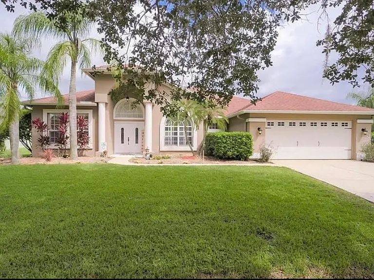 3508 Shadowood Dr — Photo 1