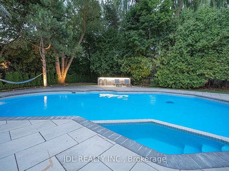 19 Fifeshire Rd — Photo 8