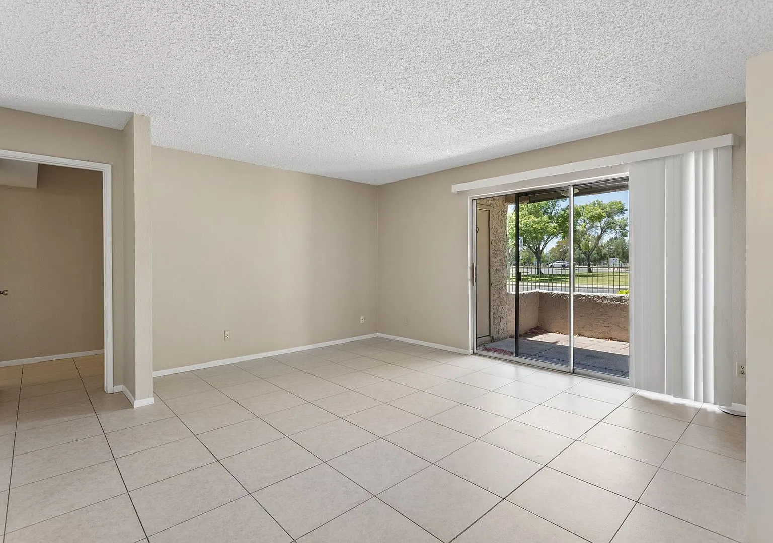 Paradise Village Pkwy 4444 E #129 — Photo 2