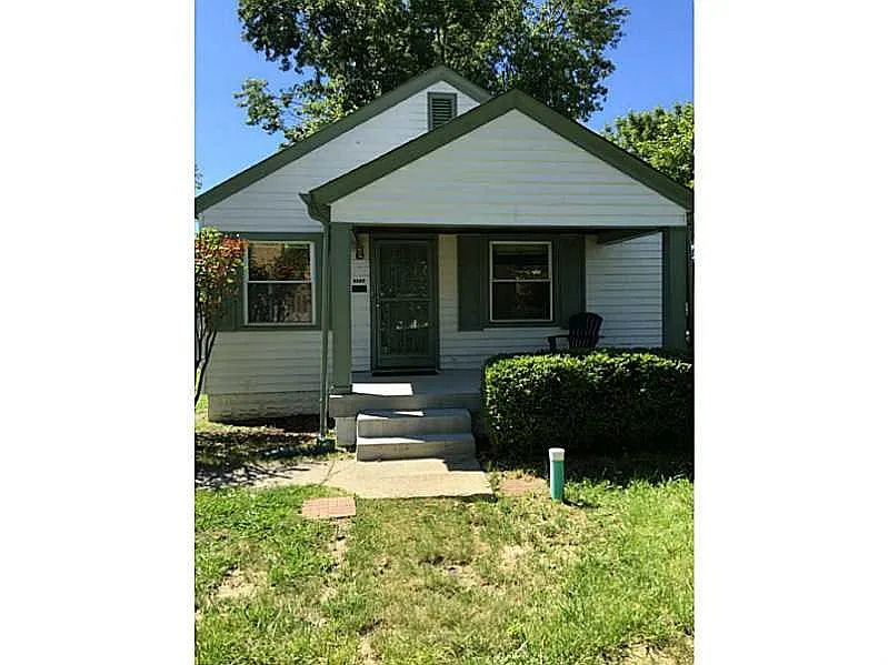 1306 N Bosart Ave photo 1