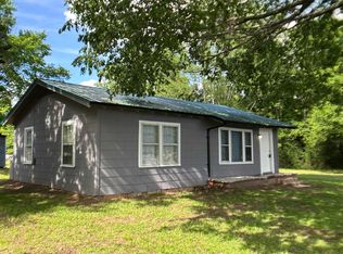 1407 E Us Highway 80, White Oak, TX 75693