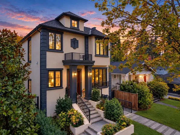 6664 Balsam St, Vancouver, BC V6P 5W7