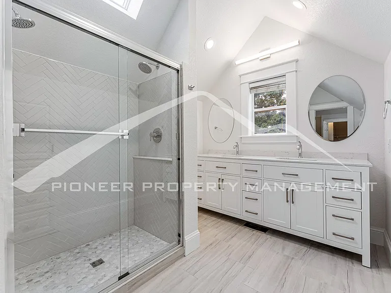 3256 Meade St — Photo 22