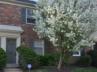 8539 Barrington Ct #916, Springfield, VA 22152