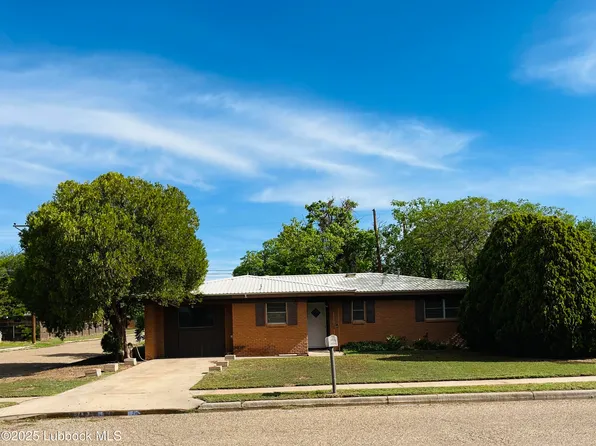 1301 6th St, Shallowater, TX 79363