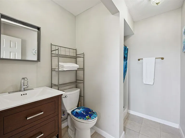 911 Brook Forest Dr — Photo 18