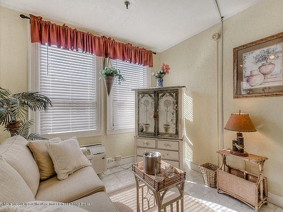 5th image of 235 Sunrise Ave #3211