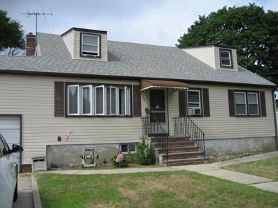 1444 3rd St #2nd, Babylon, NY, 11704