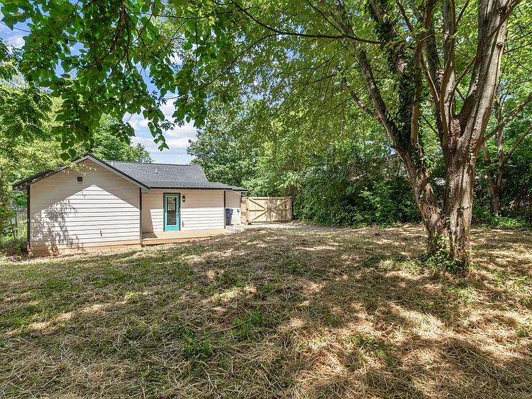 149 Edwards St NW — Photo 31
