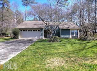 895 Laurel Mill Dr, Roswell, GA 30076