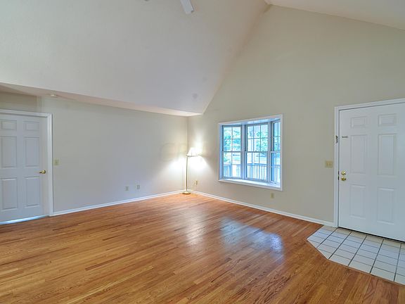 3rd image of 333 Shannon Ln