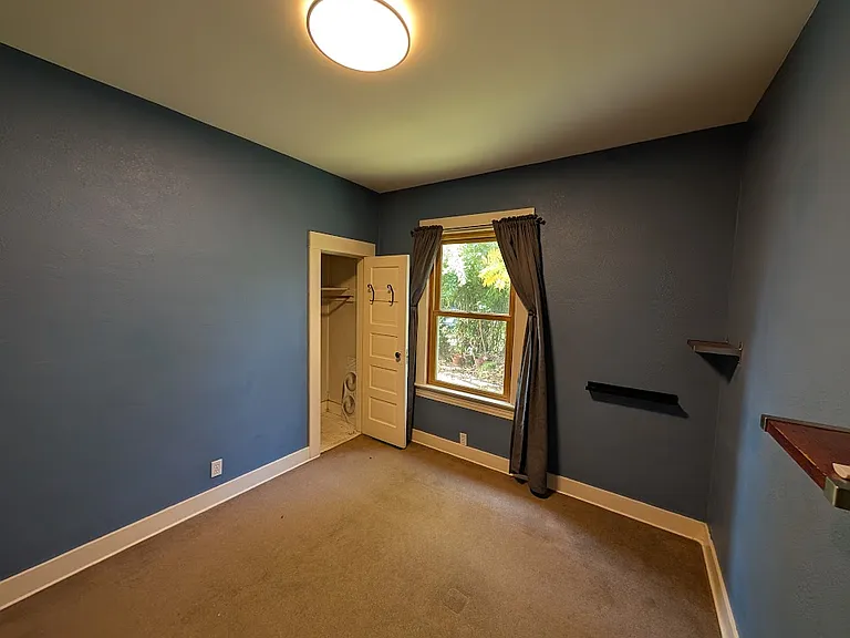 4248 SE Madison St — Photo 3