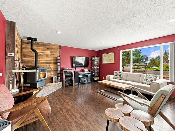 4th image of 2563 SW Cascade Ave