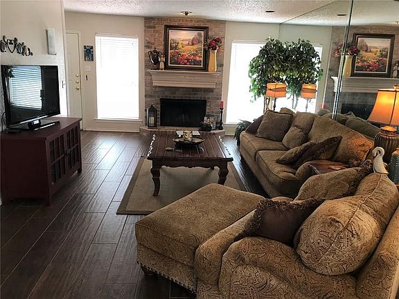 5th image of 3537 Shady Brook Dr