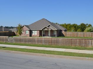 1702 Been Rd, Bentonville, AR 72713