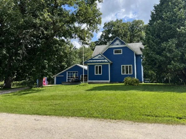 8444 Cherry St, Lime Springs, IA 52155