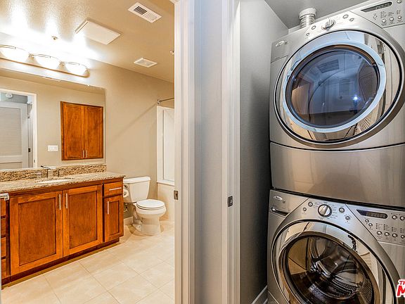 3rd image of 21301 Erwin St Unit 313