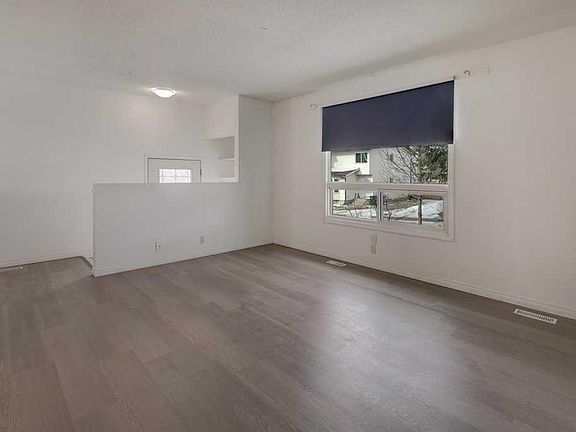 4th image of 27 N Castleglen Rd NE