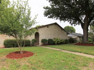 10418 Huntington Place Dr, Houston, TX 77099