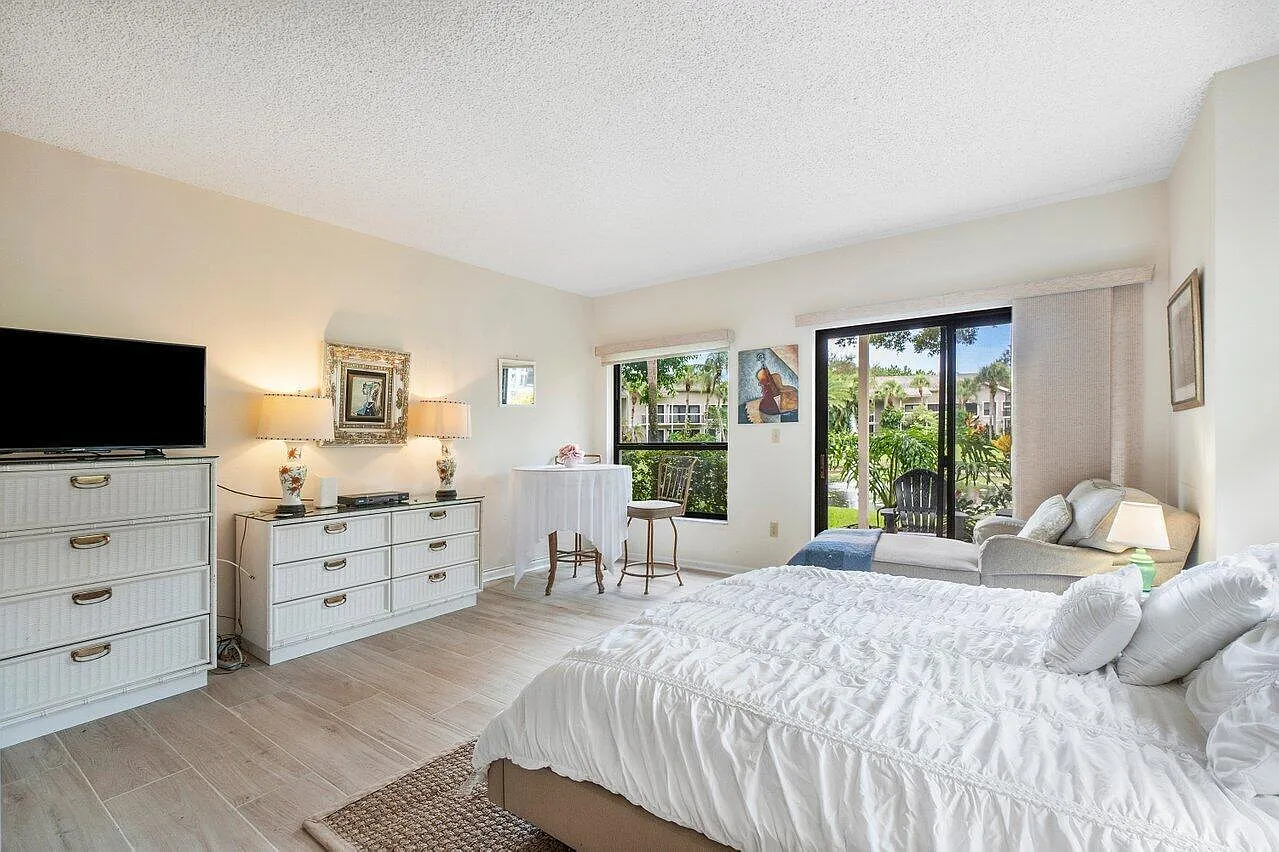 1 bed, 1.0 bath, 500 sqft, $3,000 — Photo 2