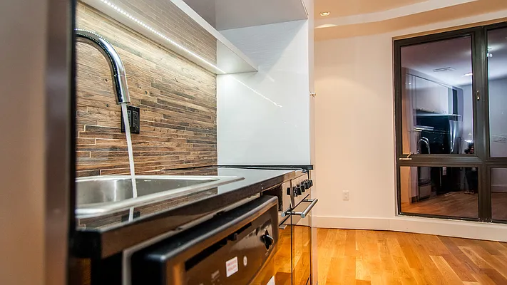 Rented by Nooklyn NYC LLC | media 4