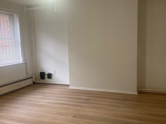 3rd image of 527 Garden St APT 3