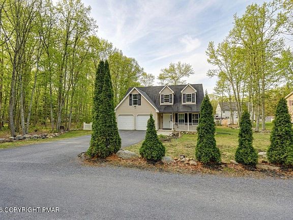 2nd image of 135 Acorn Ln