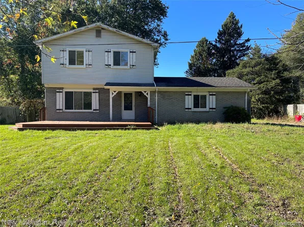 895 N Garner Rd, Milford, MI 48380