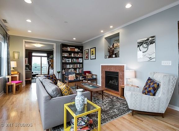 3rd image of 1733 W Lawrence Ave #3E