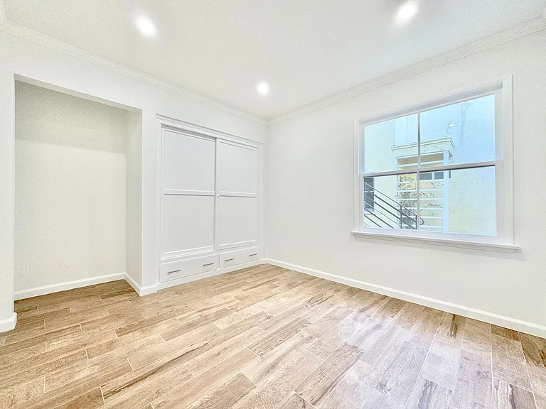 435 San Vicente Blvd — Photo 14