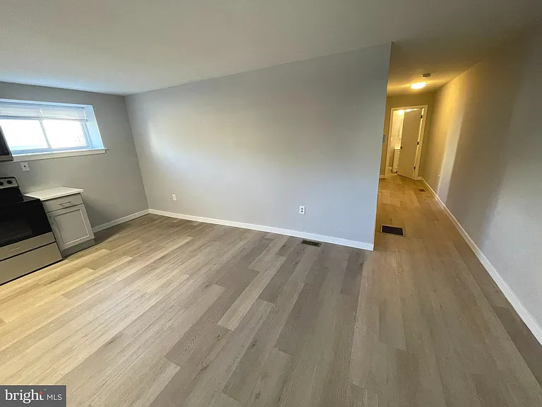 3500 Ainslie St #1R — Photo 3