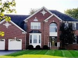 20 McFarlane Cir, Monroe Township, NJ 08831