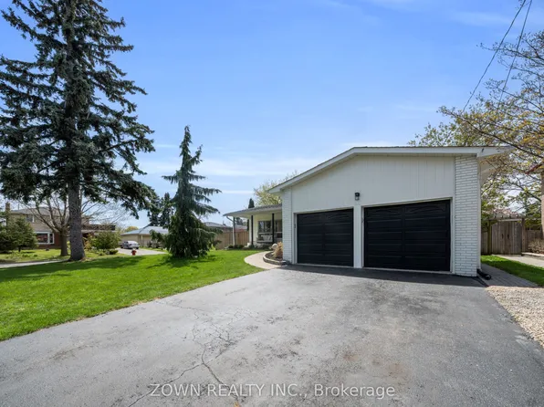2330 Edenhurst Dr, Mississauga, ON L5A 2K9