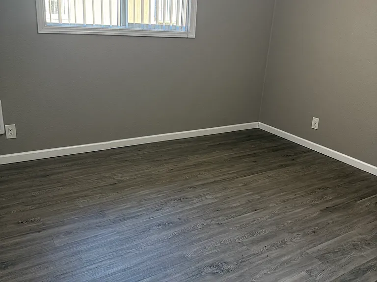 1194 Susan Ct NE #1194 — Photo 4