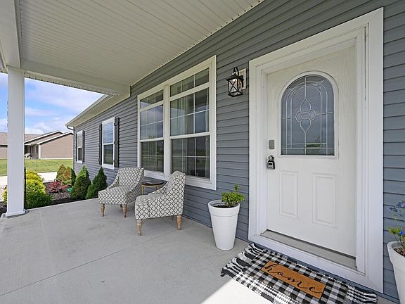 5th image of 296 Raycon Dr