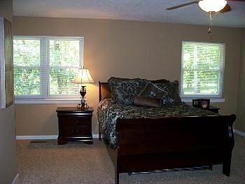 3rd image of 4105 Oakmont St