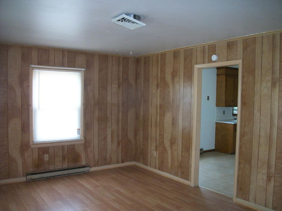 2nd image of 703 Spring Ave