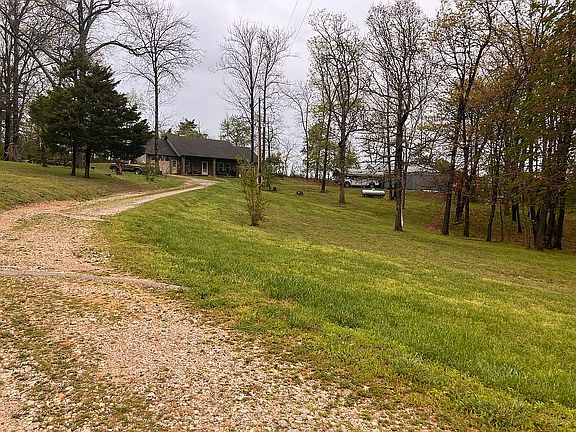 4th image of 2025 Thomas Rd
