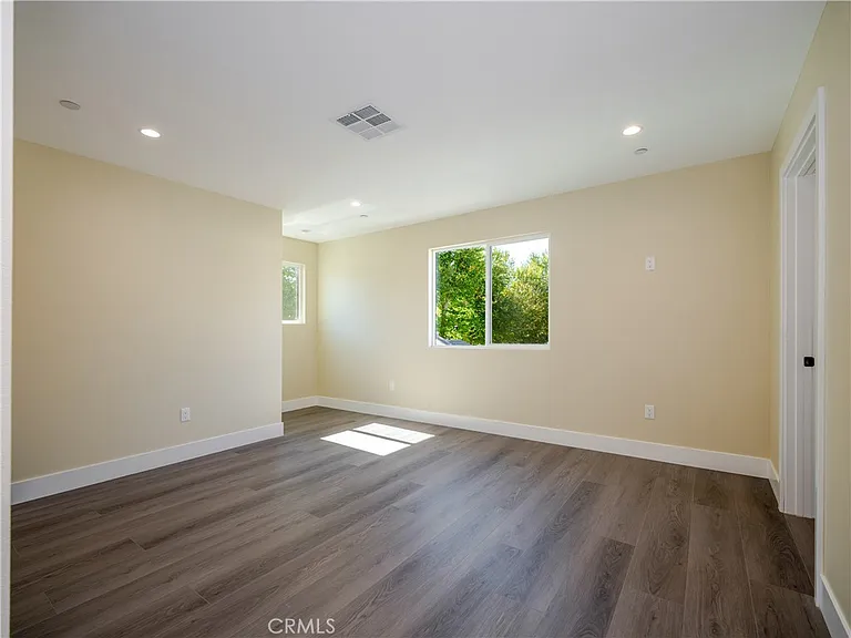 24743 Valley #1 — Photo 22