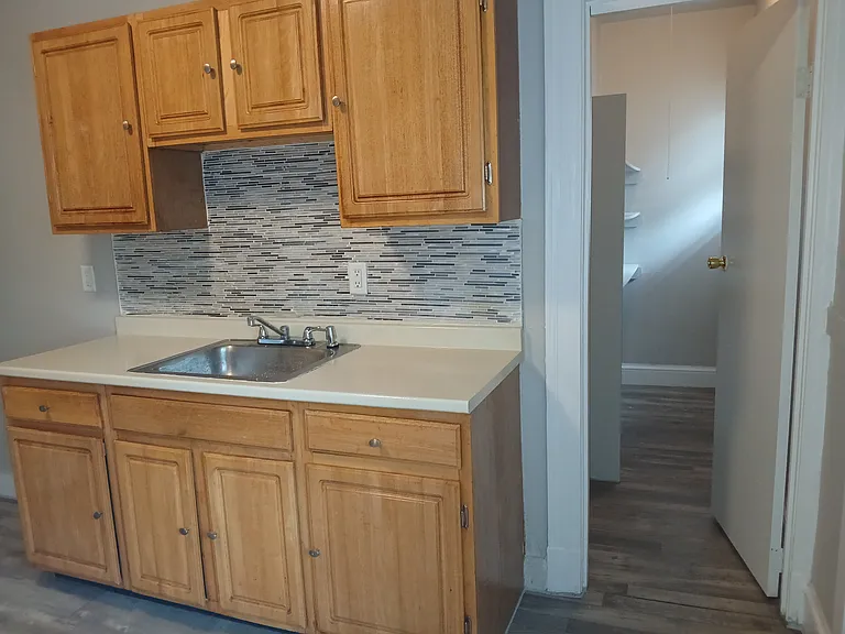 327 Washington St #C2 — Photo 15