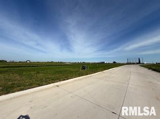 6403 Ryan Rd, Bettendorf, IA 52722