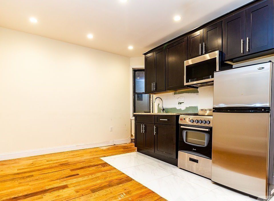 1st image of 22 Rogers Ave