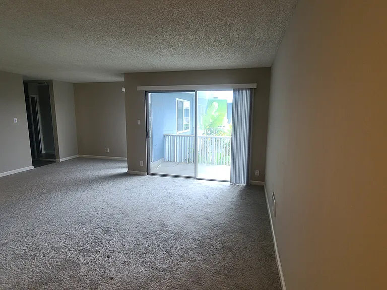 Tropic Sands Apartments — Photo 41