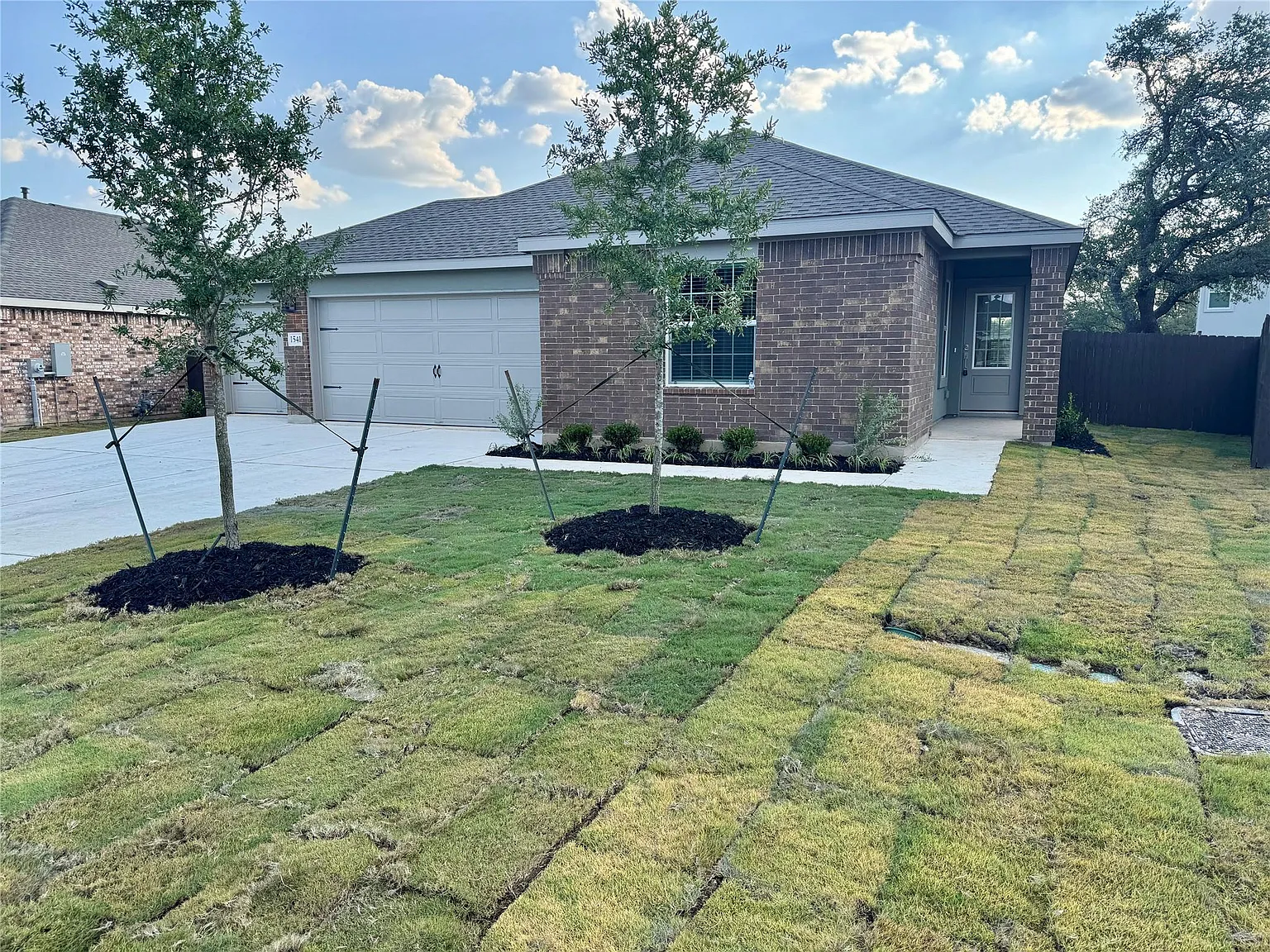 4 bed, 2.0 bath, 2071 sqft, $2,300 — Photo 1