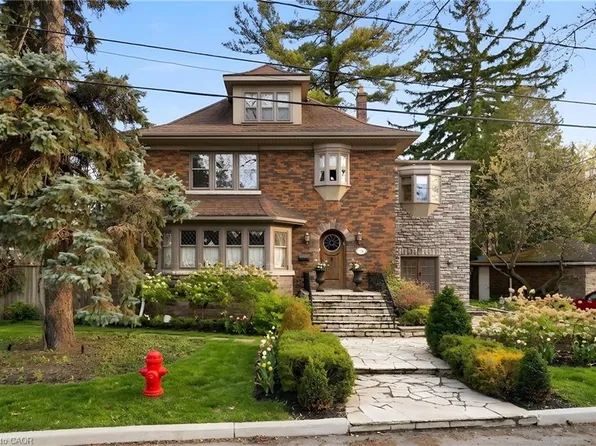 74 Oak Knoll Dr, Hamilton, ON L8S 4C4